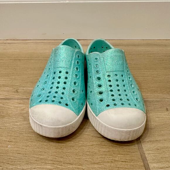 Native Jefferson Sparkly Blue Shoes - Picture 1 of 7